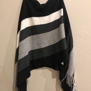 Poncho, knitted